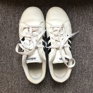 Adidas Original Shoe Sz 6 (in Men's) *FINAL PRICE*